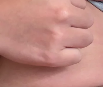 自摸软胸
